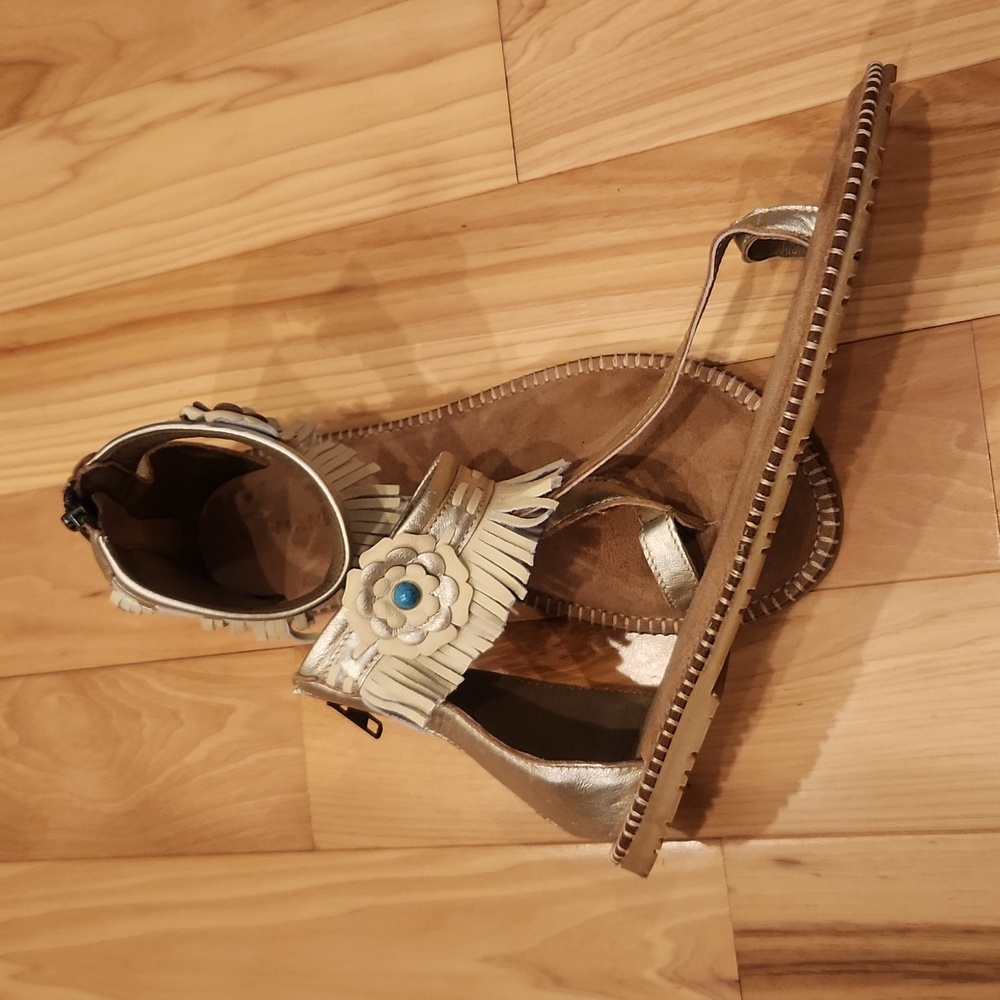 New Manitobah Mukluks Wasaga leather ankle sandals, metallic champage
